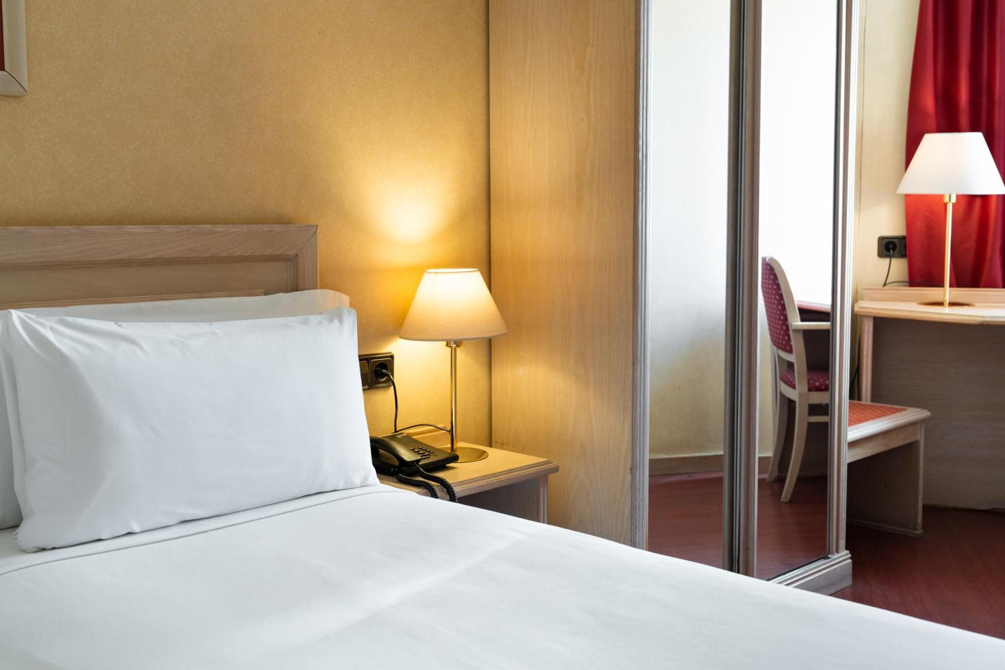 Sunotel Junior Barcelona Exteriör bild
