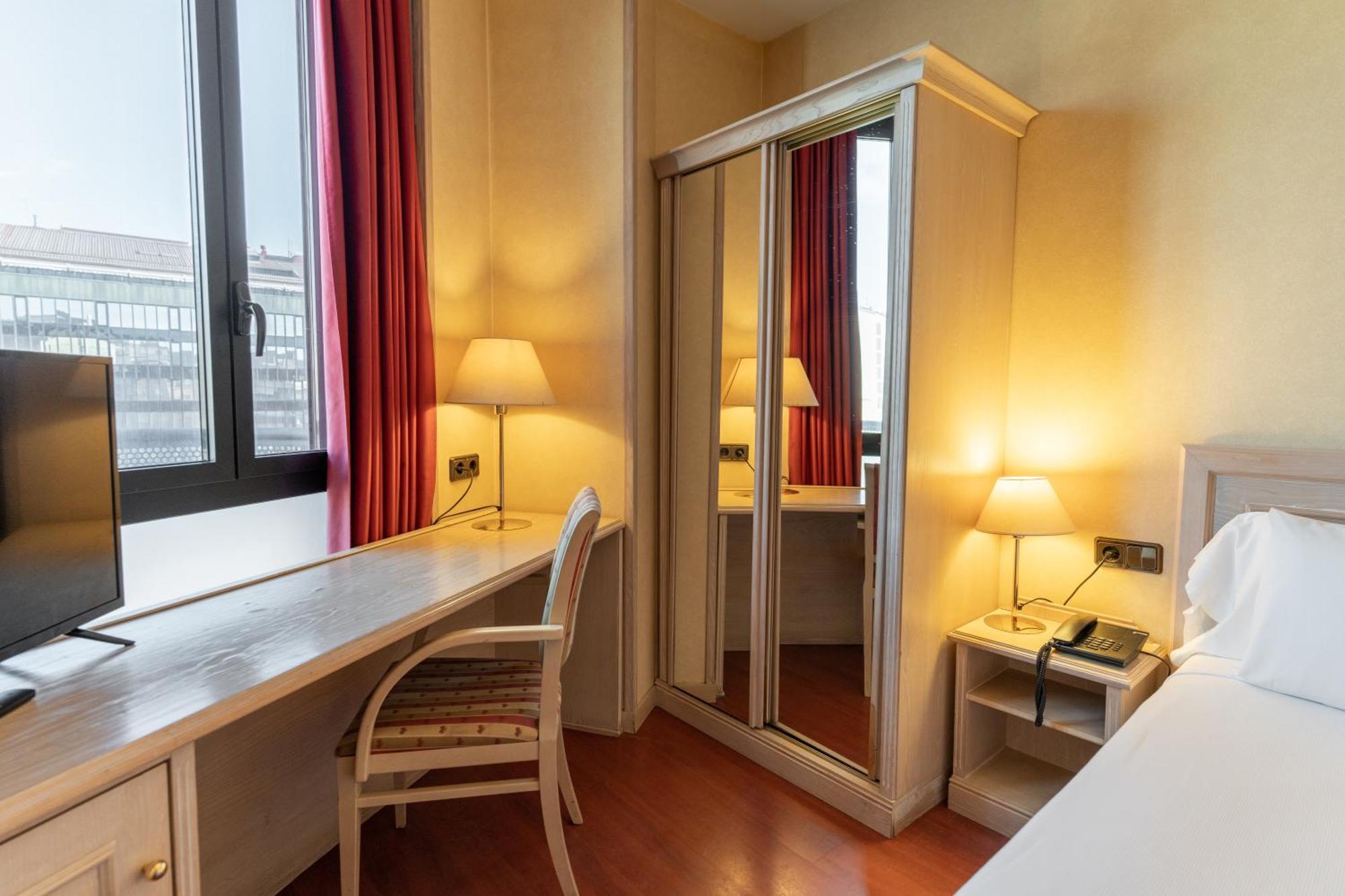 Sunotel Junior Barcelona Exteriör bild