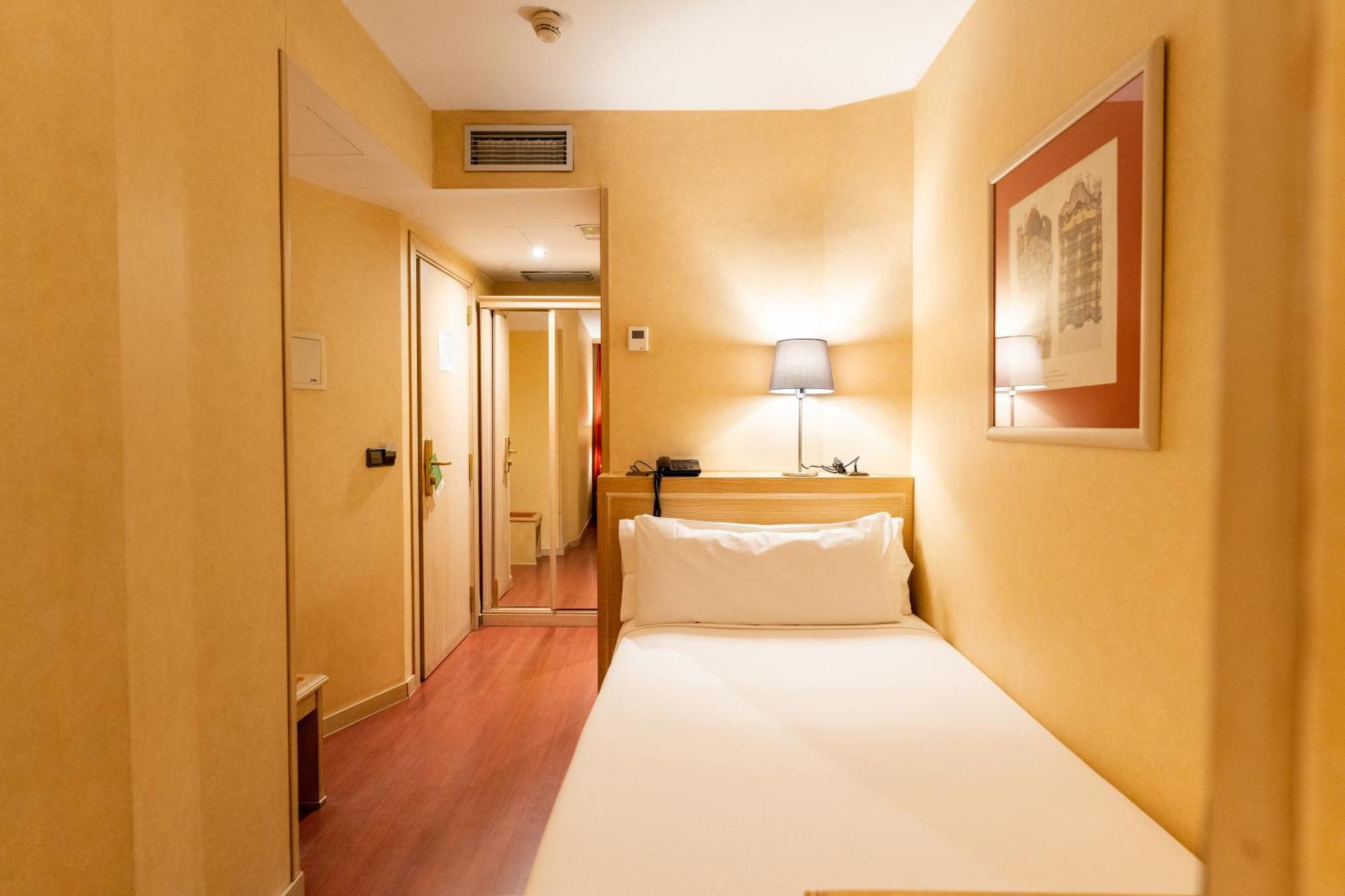 Sunotel Junior Barcelona Rum bild